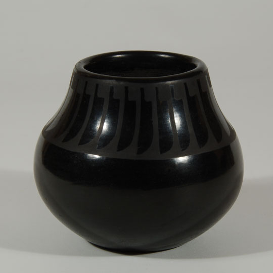 Maria Martinez Pottery - 25722